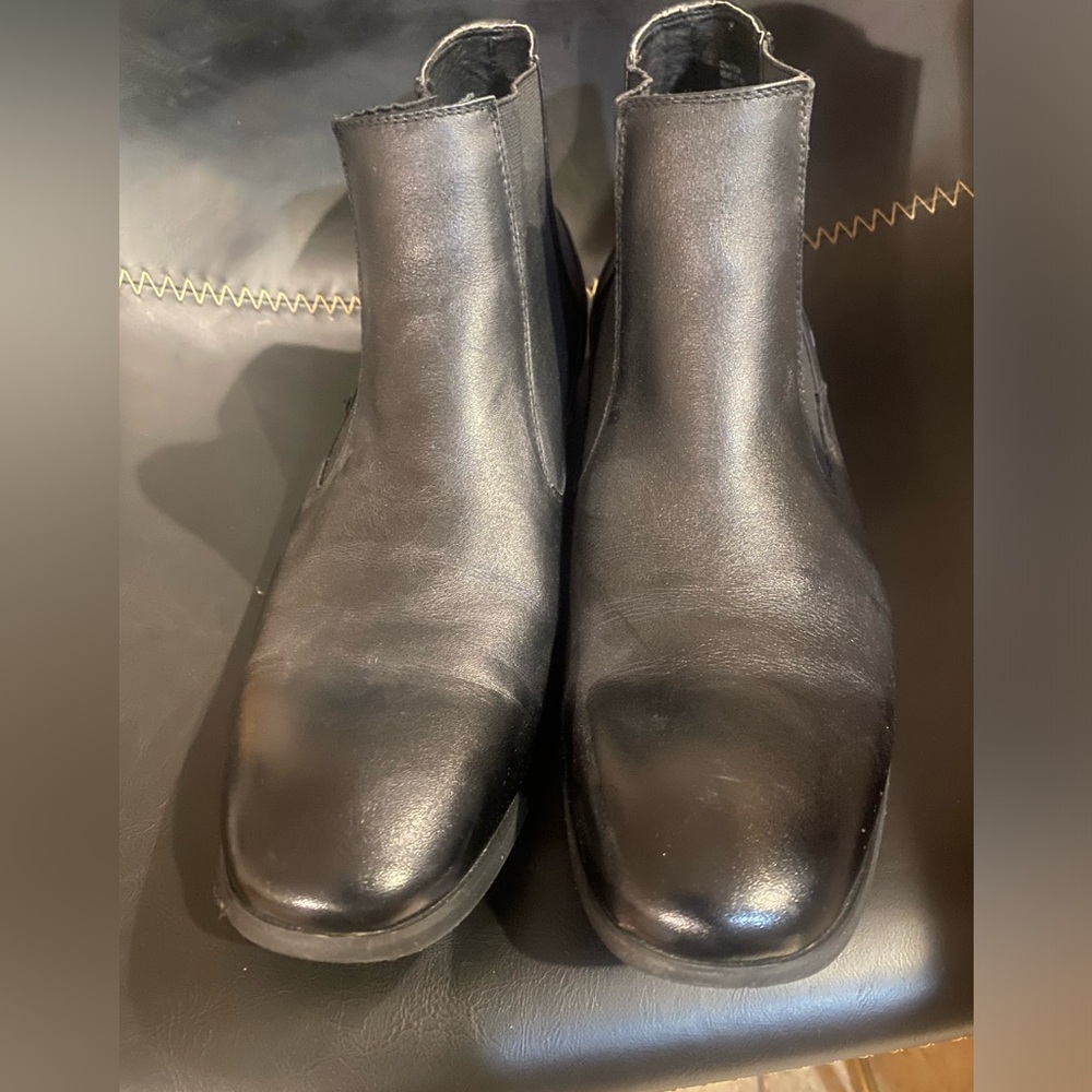 Kenneth Cole Black Reaction Leather (lining & outsoul) Boots.